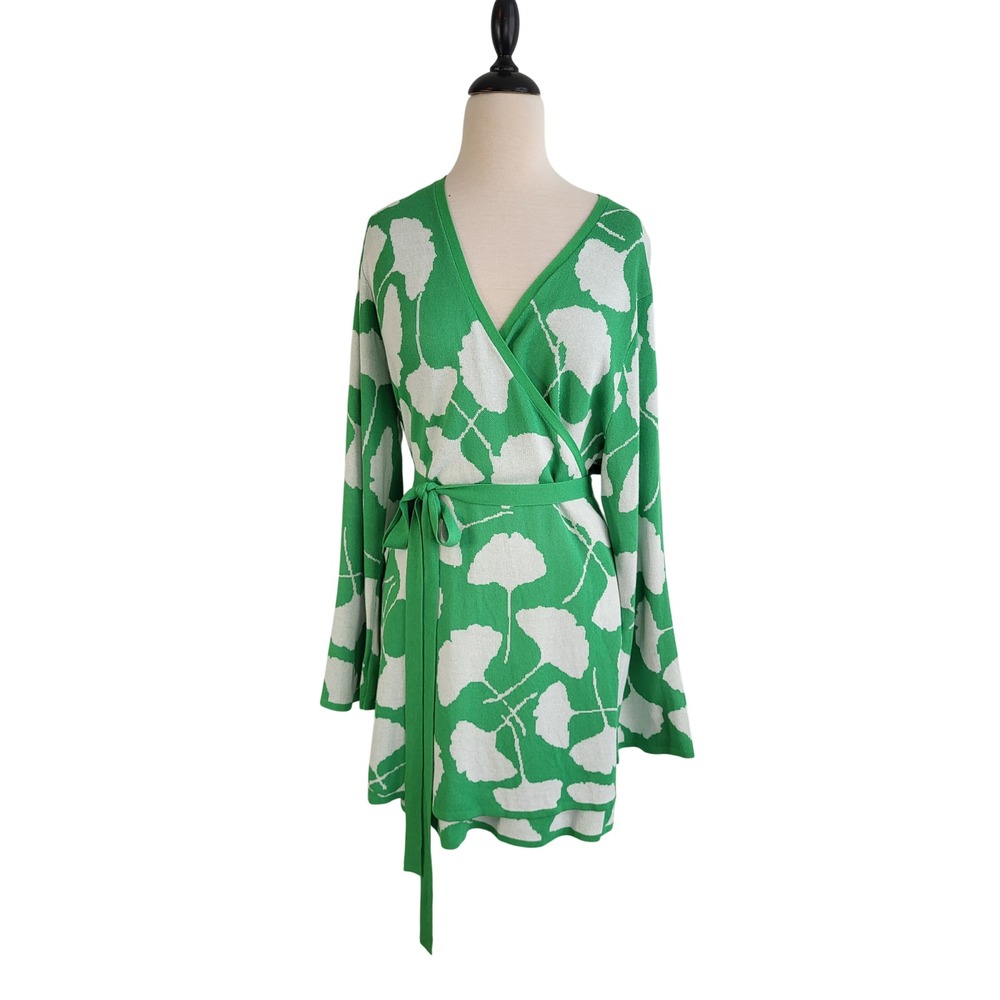 DVF x Target Green Floral Wrap Cardigan Top 1X Plus Tie Waist V Neck NWT - Picture 2 of 12